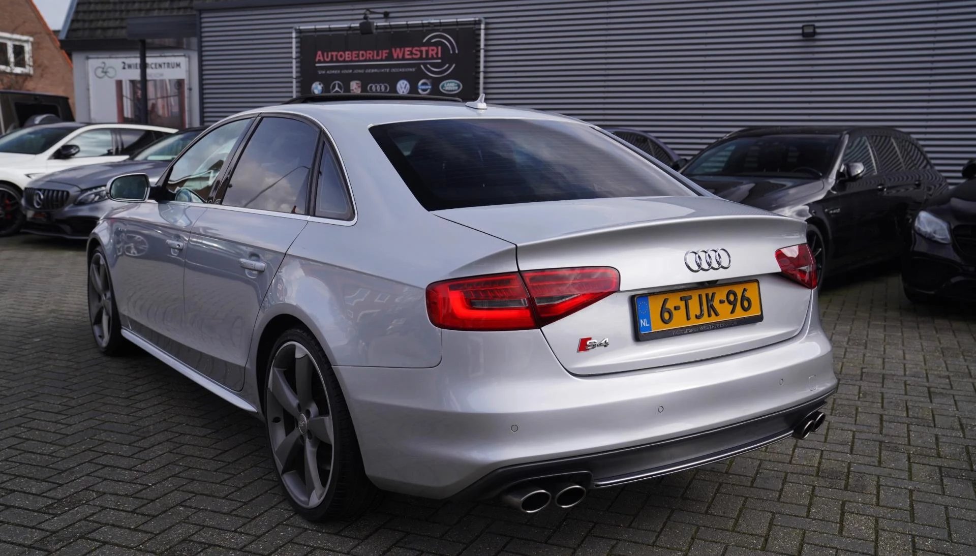 Hoofdafbeelding Audi S4