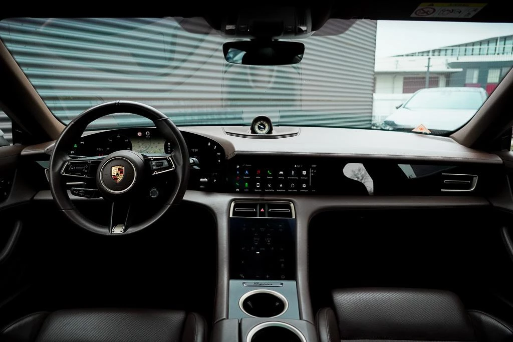 Hoofdafbeelding Porsche Taycan