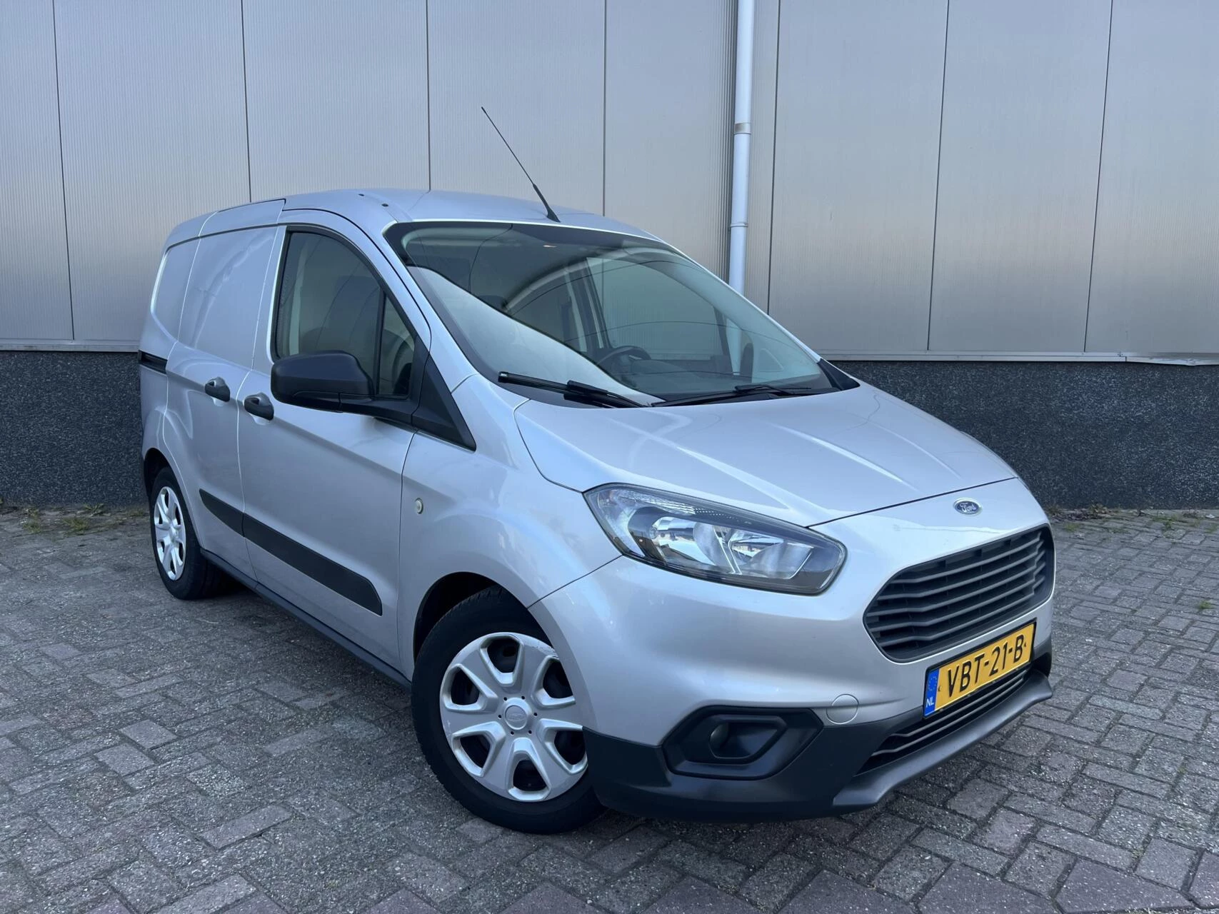 Hoofdafbeelding Ford Transit Courier