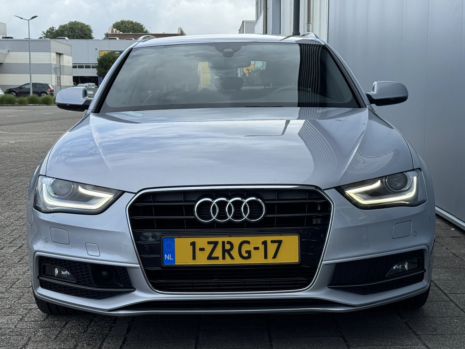 Hoofdafbeelding Audi A4