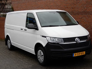 Hoofdafbeelding Volkswagen Transporter Volkswagen Transporter 2.0 TDI L2H1 30 bestel