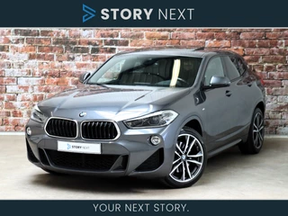 BMW X2 sDrive20i High Executive M Sport Pakket Automaat / Naviagtiesysteem Plus / Trekhaak / Panoramadak / Leder / 19 Inch / LED / Stoelverwarmin / Extra Getint Glas / Head-Up Display / Achteruitrijcamera / Lichtpakket / Shadow Line / Parkeersensoren voor+achter