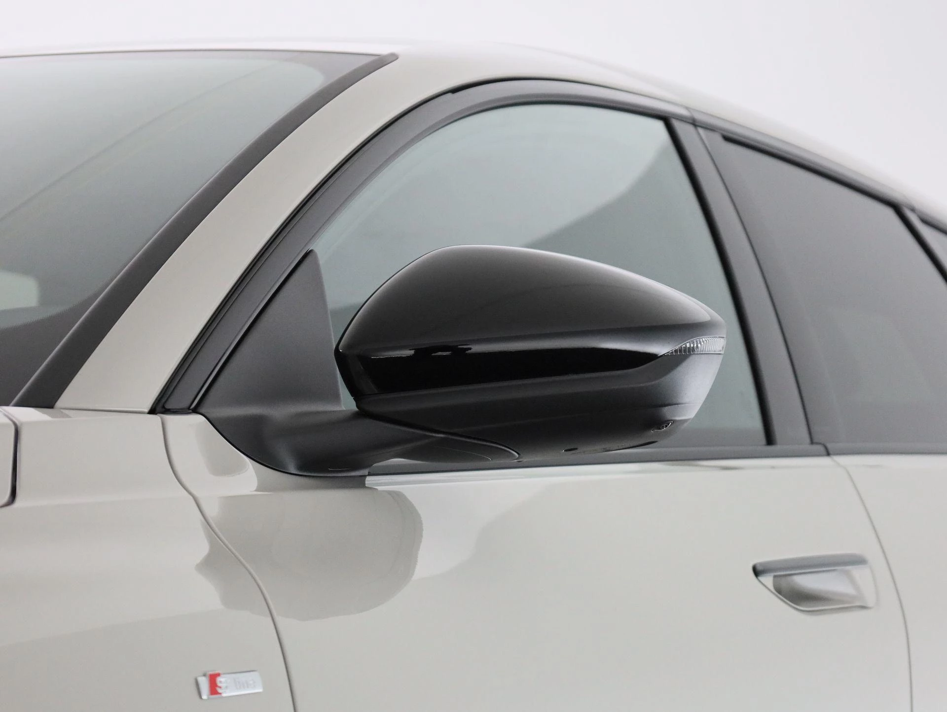 Hoofdafbeelding Audi A6 Avant e-tron