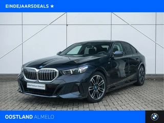 BMW 5 Serie 530e M Sport Automaat / Panoramdak / Trekhaak / Achteruitrijcamera / M Sportonderstel / Adaptieve LED / Stoelverwarming