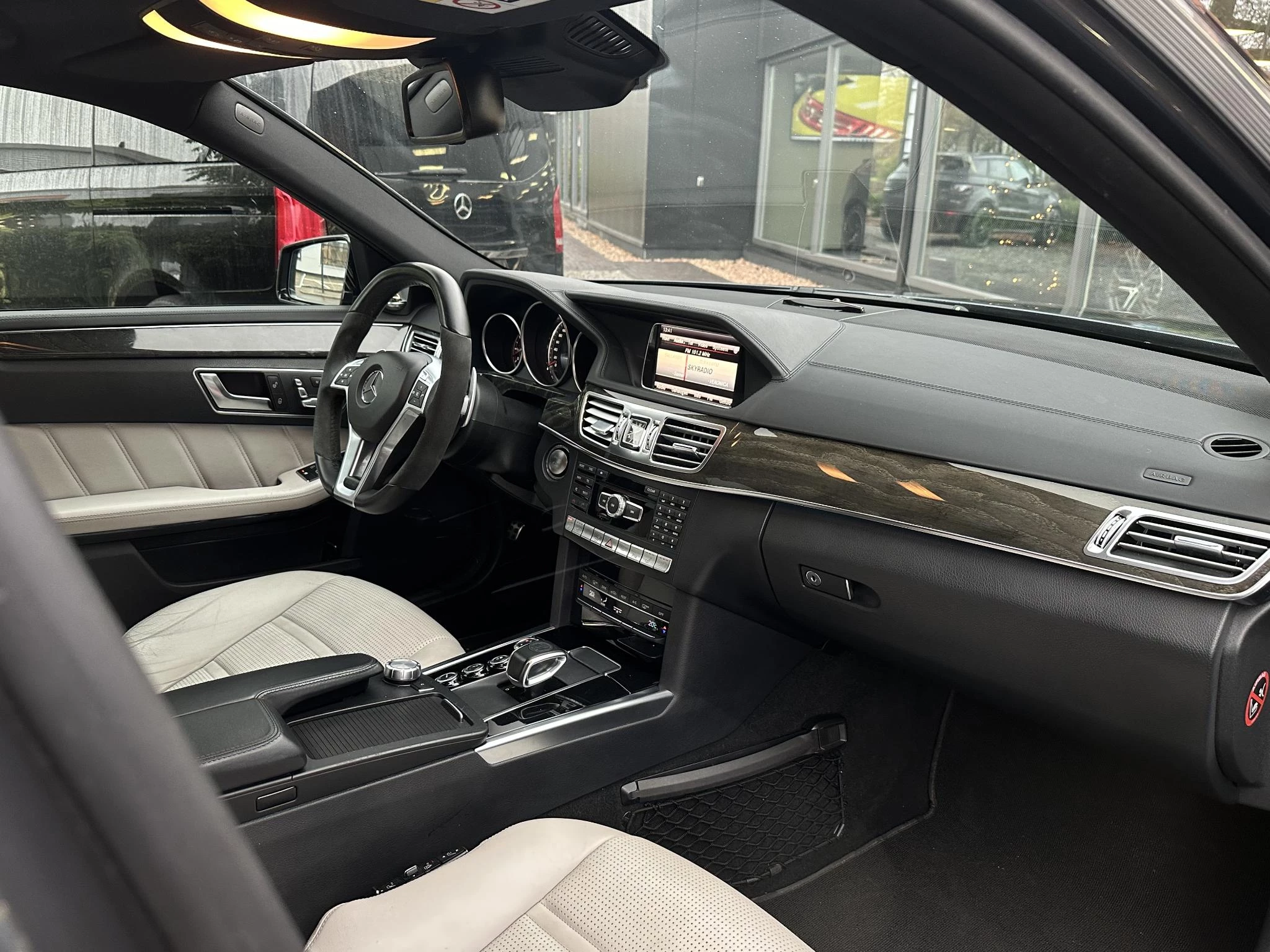 Hoofdafbeelding Mercedes-Benz E-Klasse