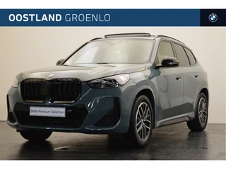 BMW X1 sDrive20i High Executive M Sport Automaat / Panoramadak / Trekhaak / Sportstoelen / Adaptieve LED / Adaptief M Onderstel / Parking Assistant Plus / Comfort Access