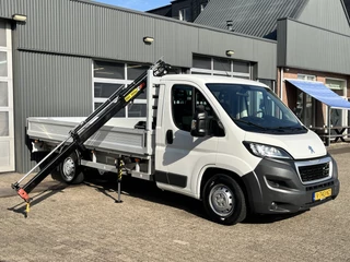 Peugeot Boxer 335 2.0 HDI 420cm Laadbak Pick-up Open laadbak Hiab 018T laadkraan Airco Stuurwielbediening Trekhaak 3000kg trekgewicht 3-persoons Euro 6 P-up