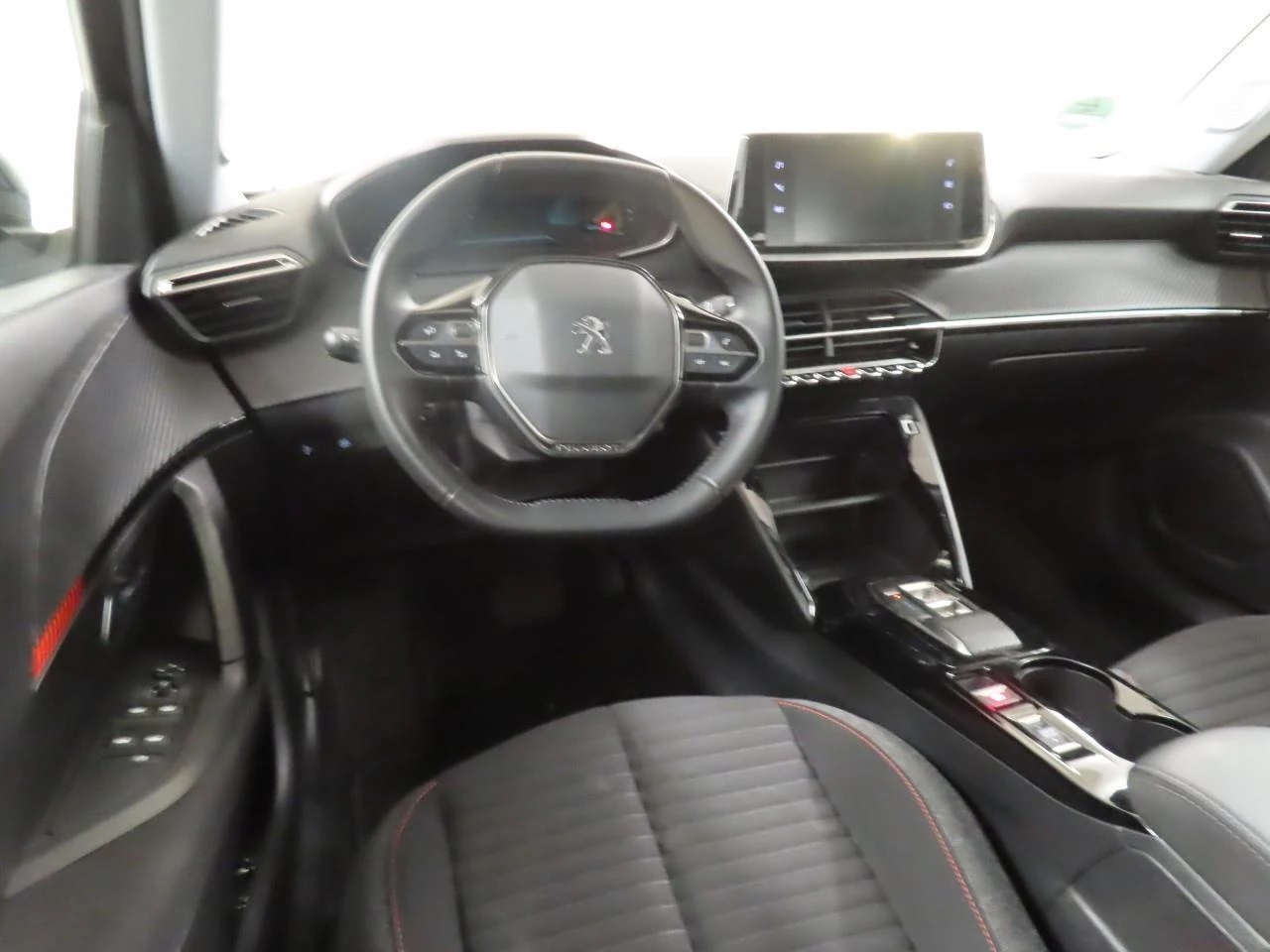 Hoofdafbeelding Peugeot e-2008