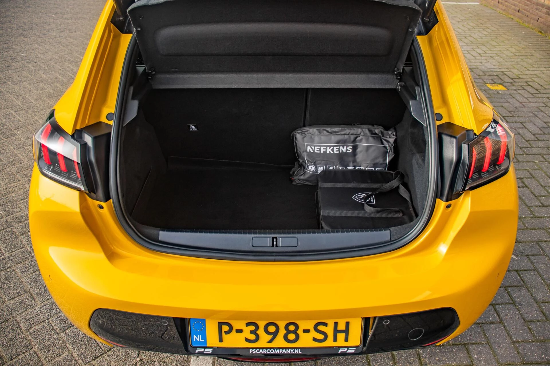 Hoofdafbeelding Peugeot e-208