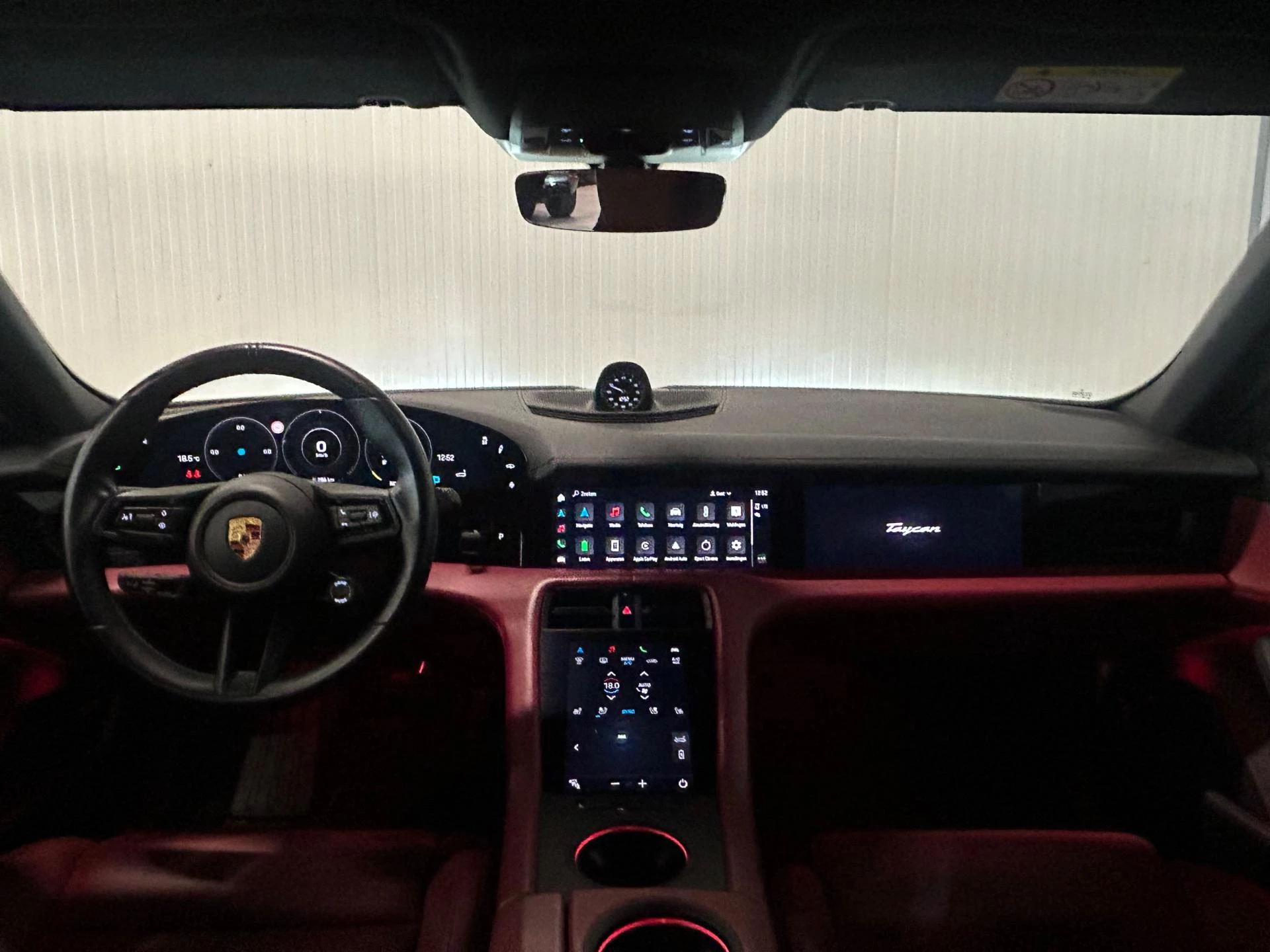 Hoofdafbeelding Porsche Taycan