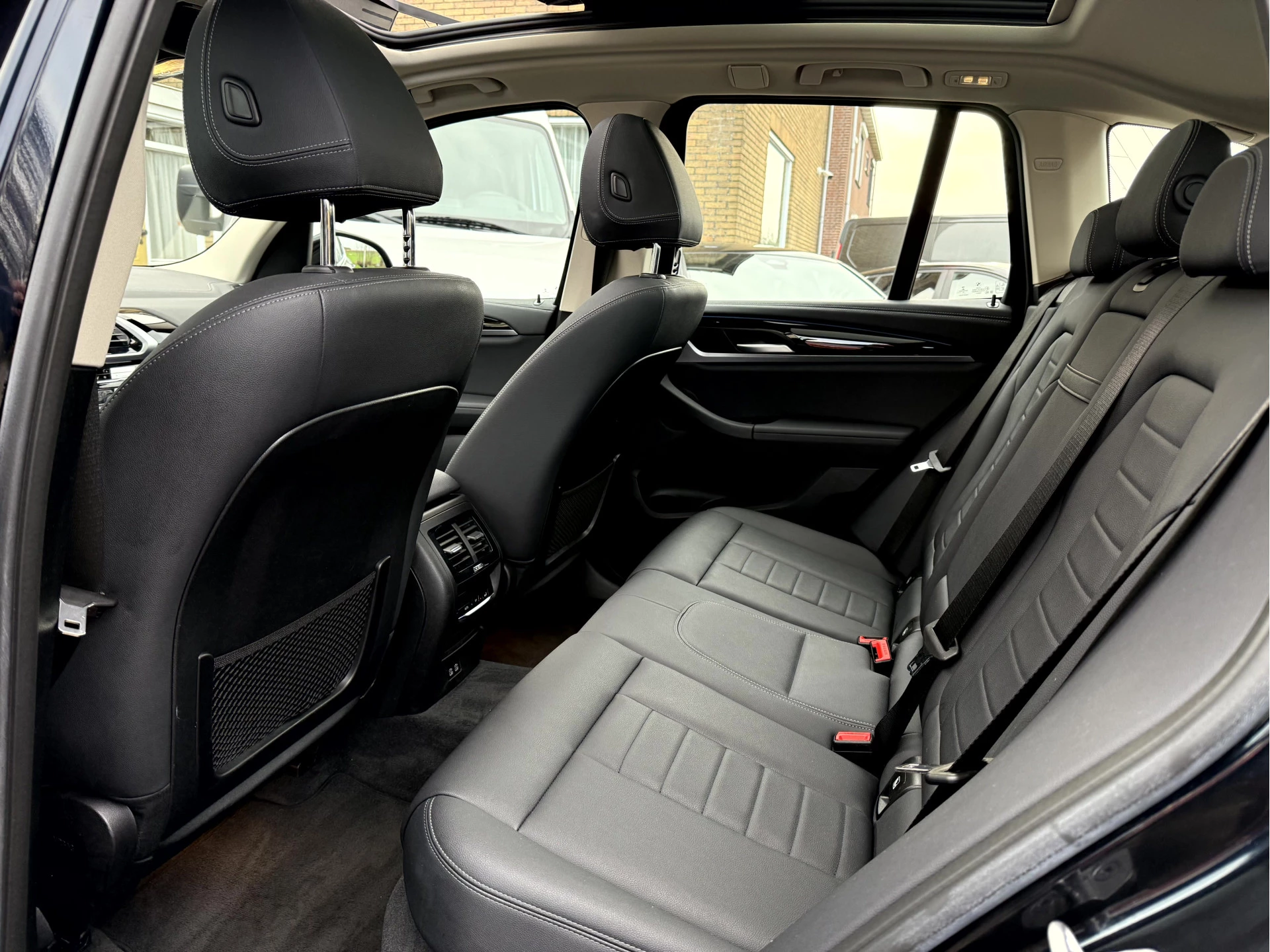 Hoofdafbeelding BMW iX3