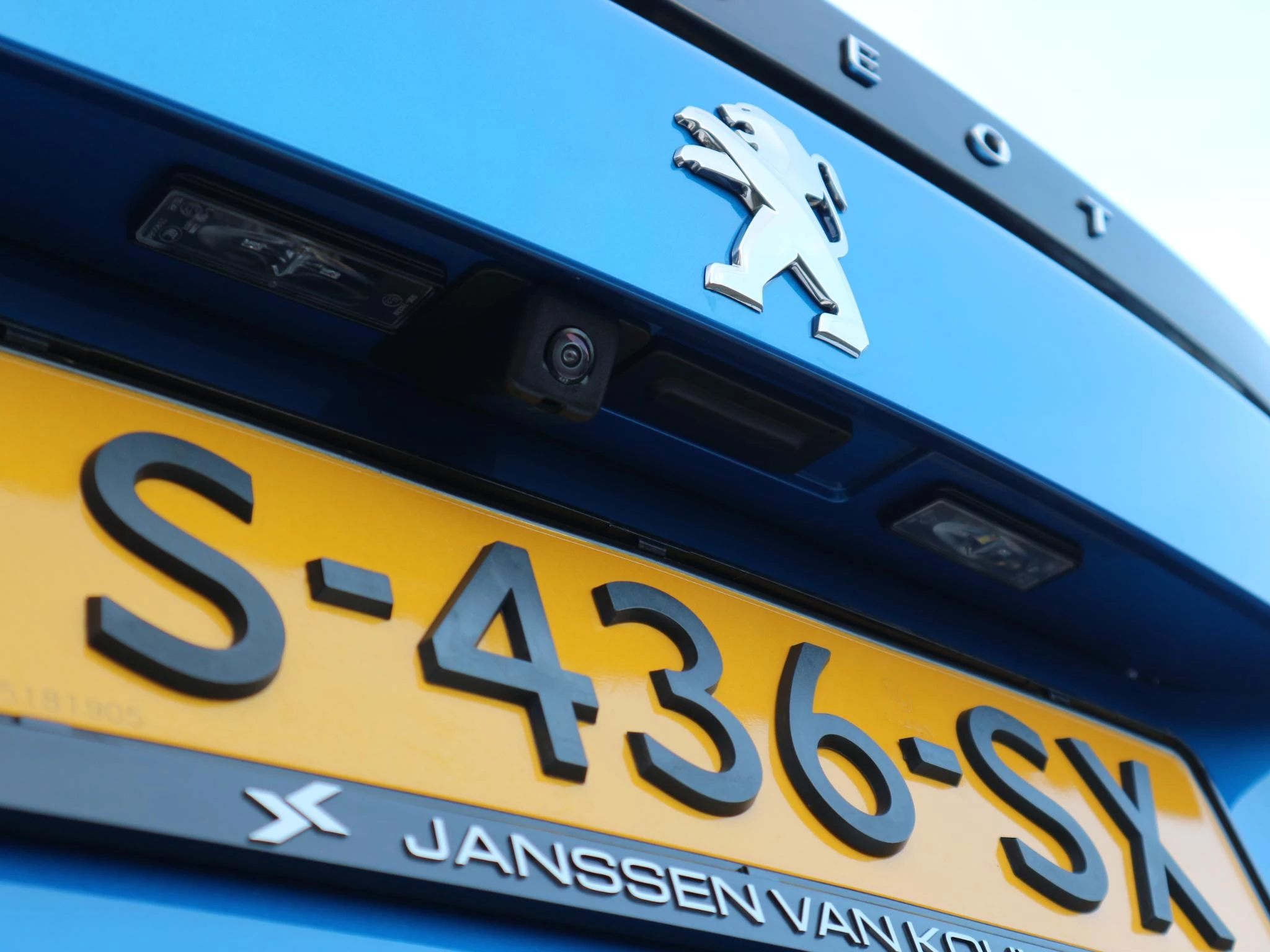 Hoofdafbeelding Peugeot e-2008