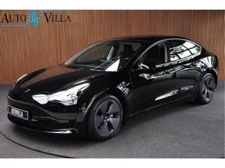Tesla Model 3 RWD Autopilot ACC Stuurverwarm. PDC Leer Navi Panoramadak 360° Elektr. achterklep Stoelverwarming voor & achter Climate voor & achter LM velgen BTW auto! Nieuw!