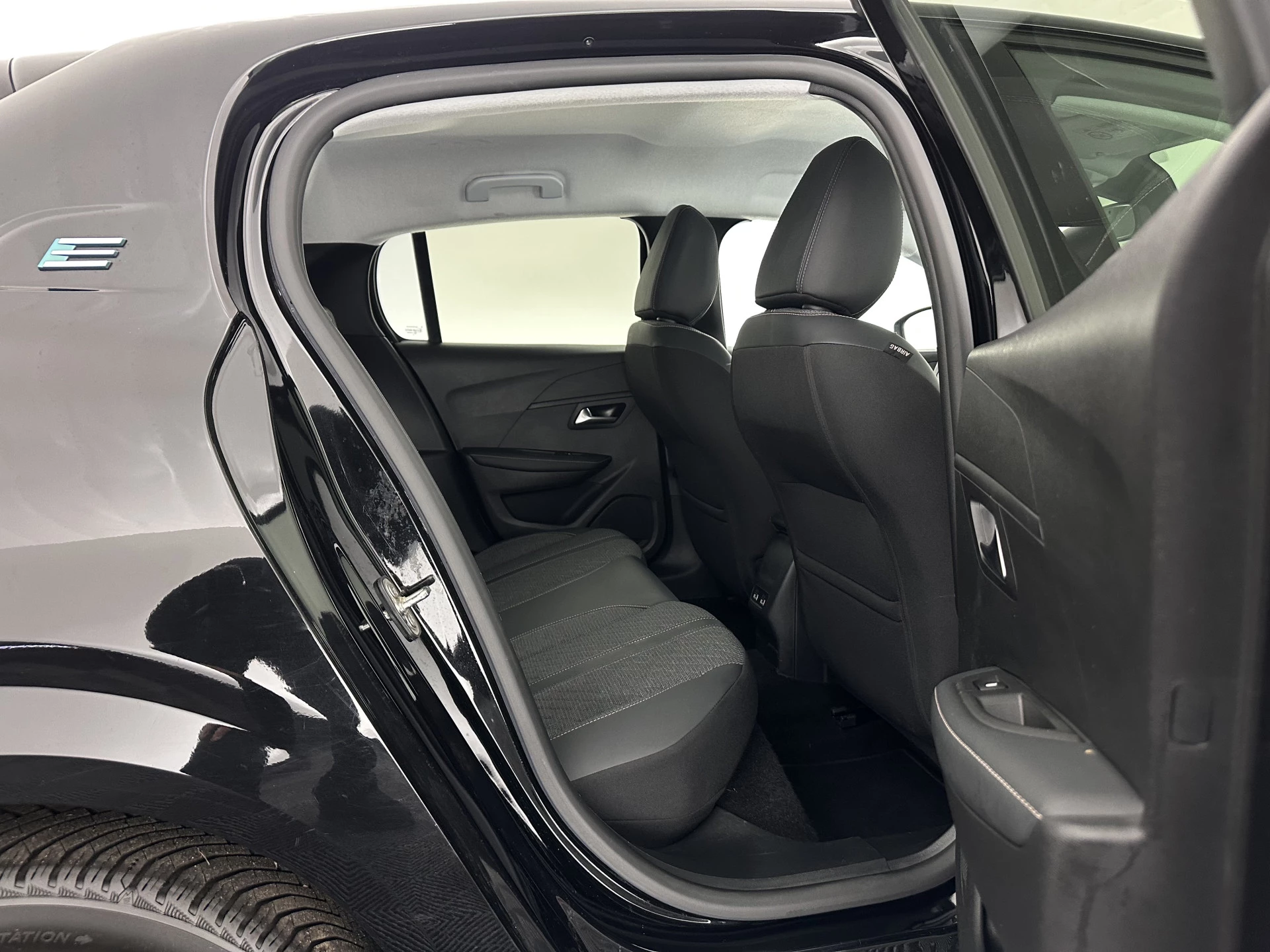 Hoofdafbeelding Peugeot e-208