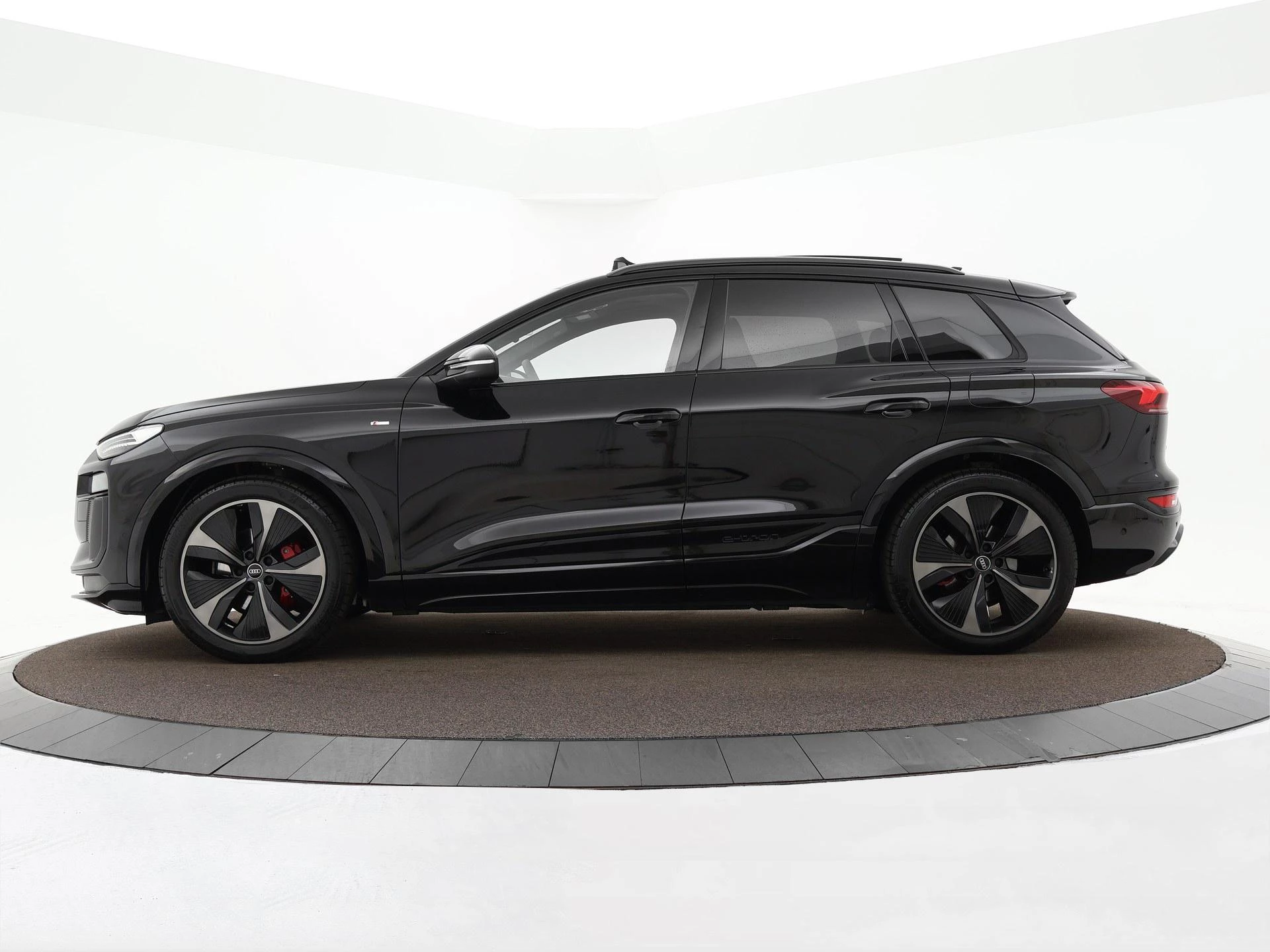 Hoofdafbeelding Audi Q6 e-tron