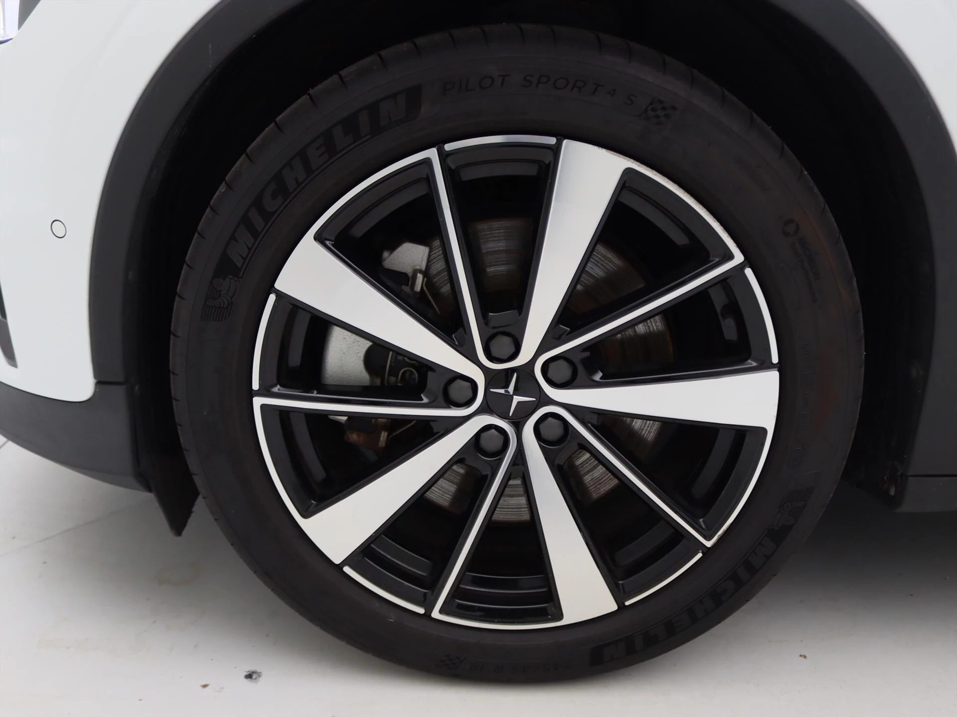 Hoofdafbeelding Polestar 2