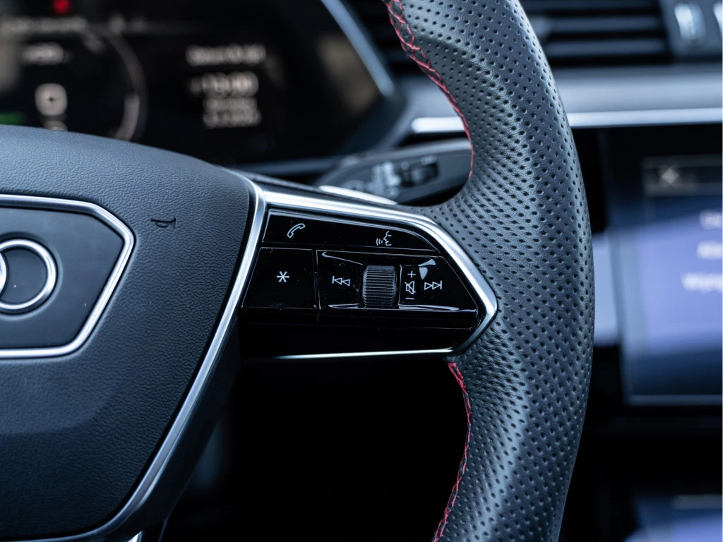 Hoofdafbeelding Audi Q8 Sportback e-tron