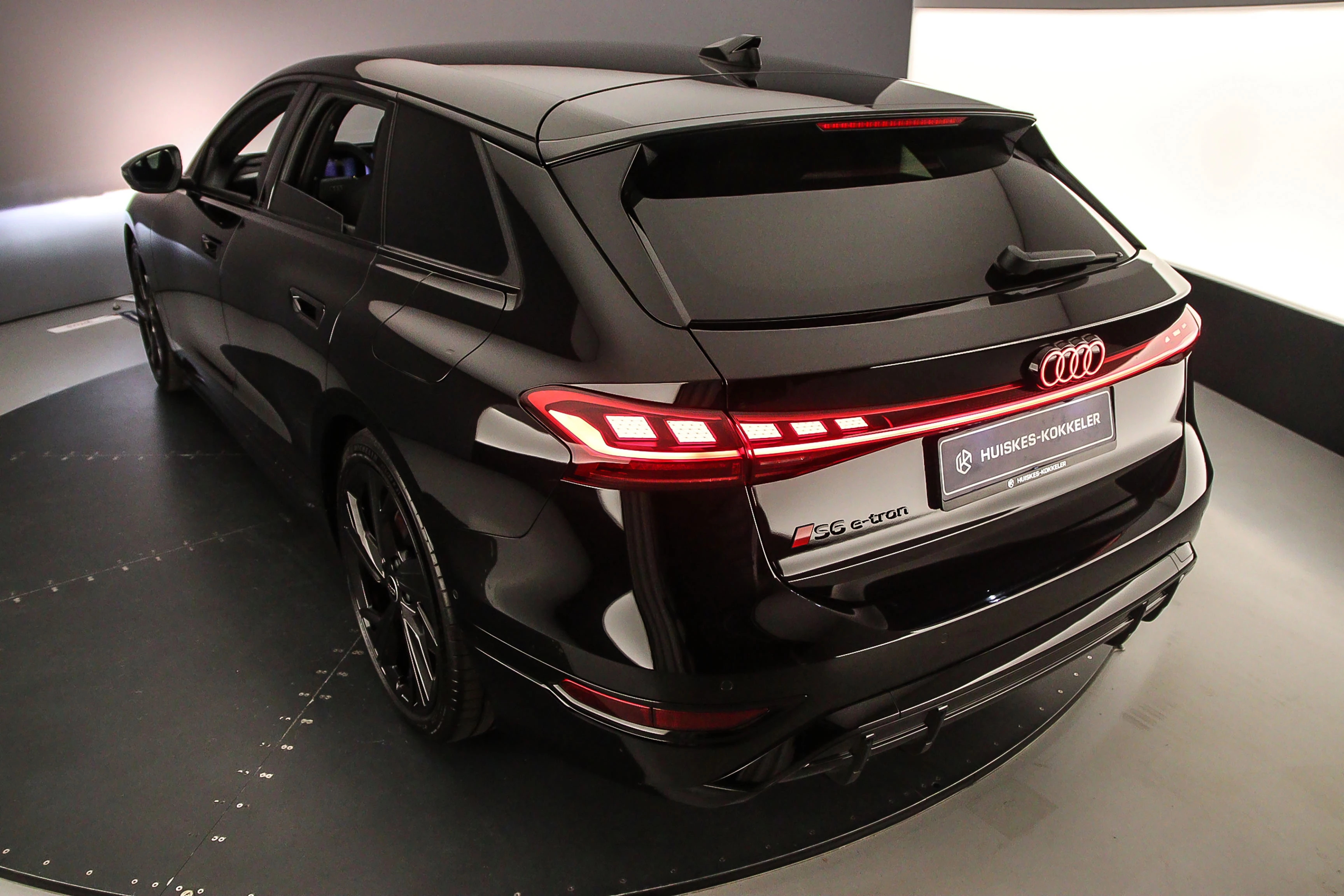 Hoofdafbeelding Audi A6 Avant e-tron
