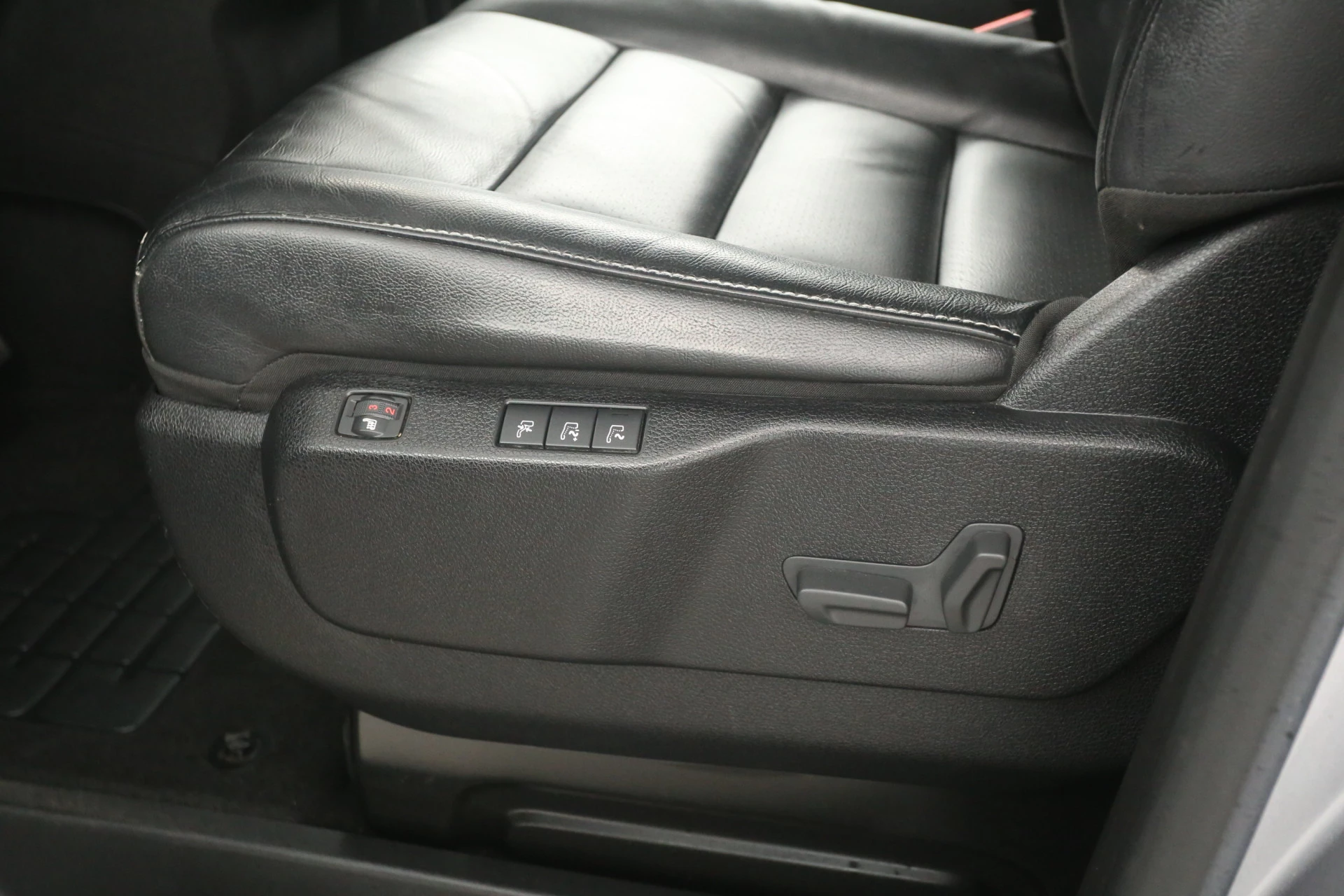 Hoofdafbeelding Peugeot e-Traveller