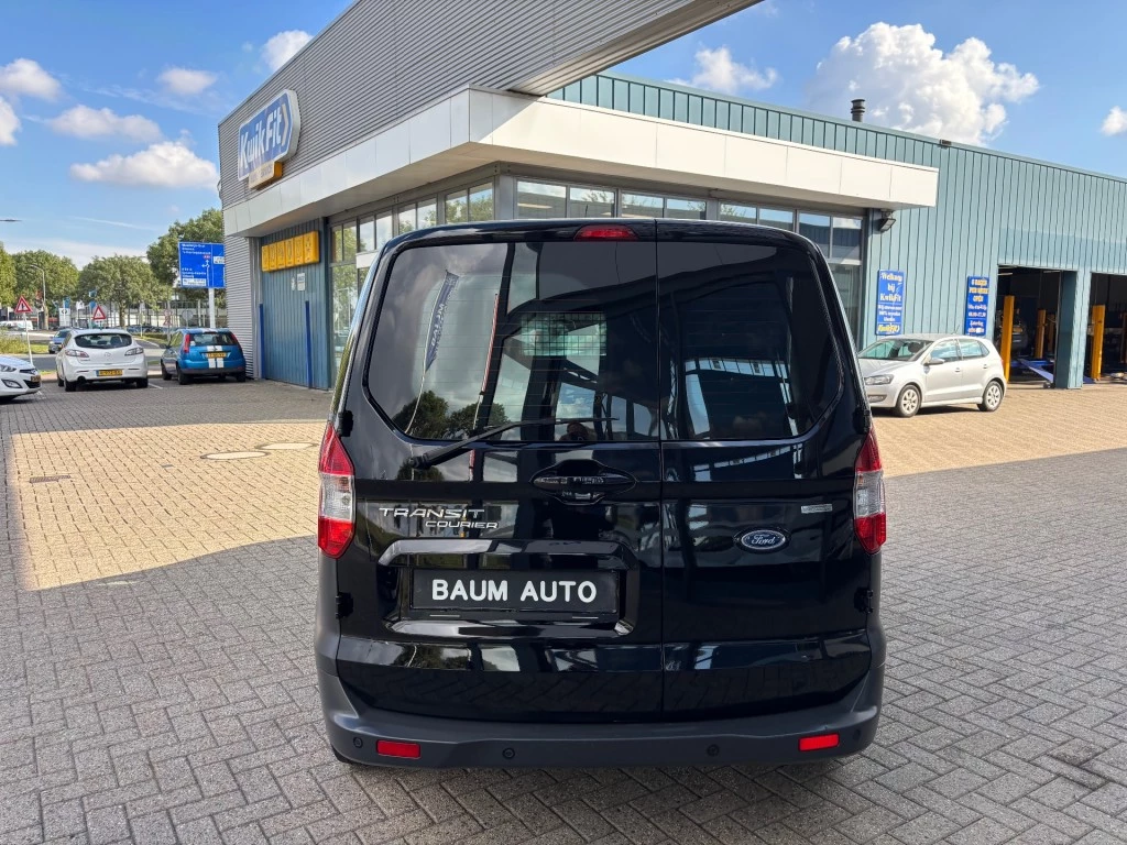 Hoofdafbeelding Ford Transit Courier