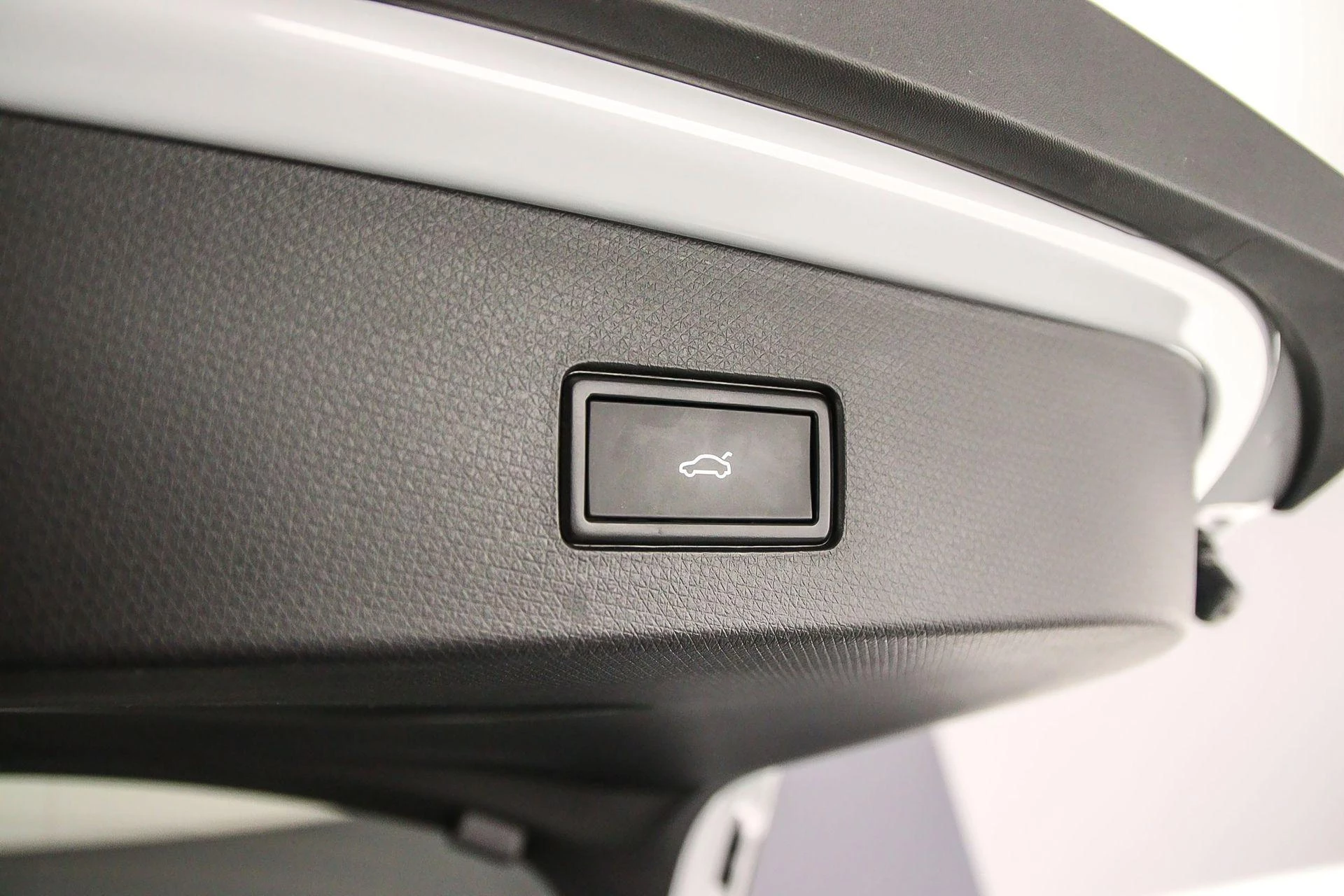 Hoofdafbeelding CUPRA Tavascan