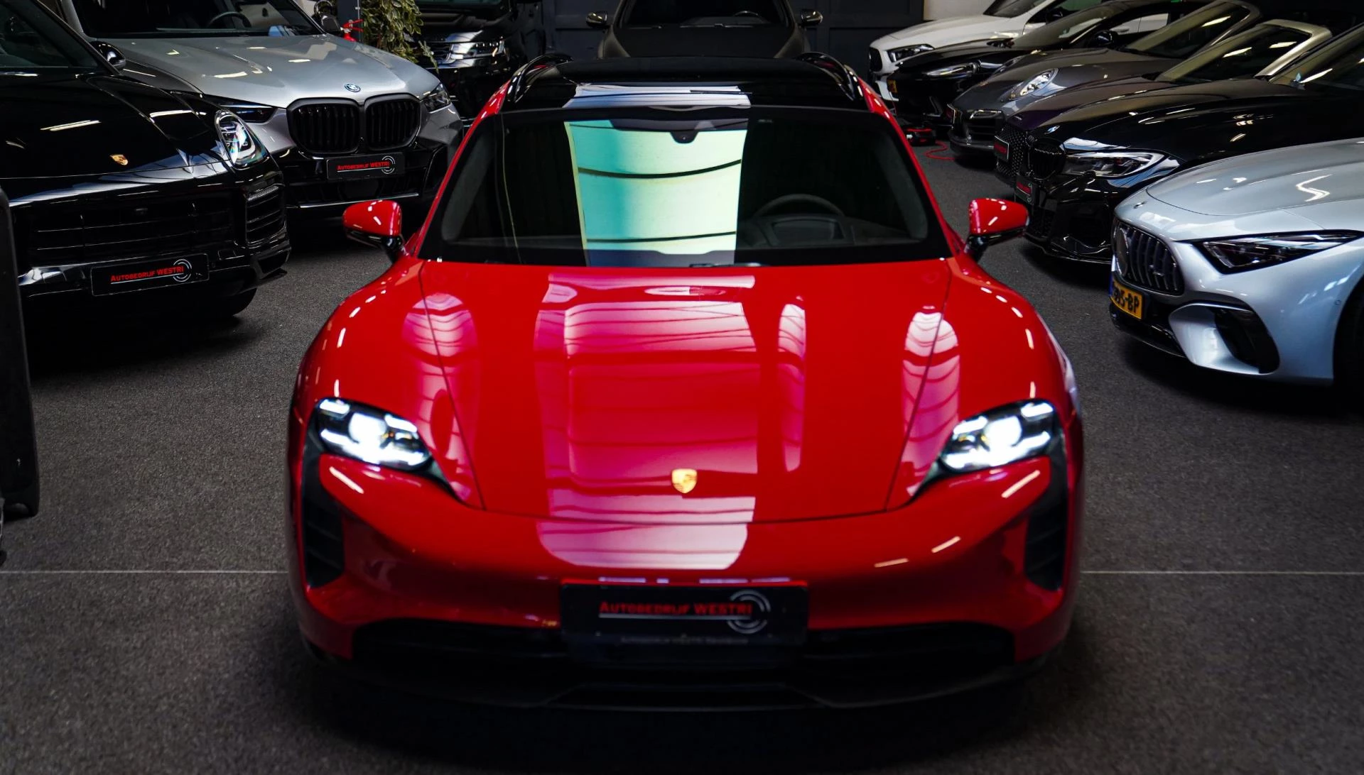 Hoofdafbeelding Porsche Taycan