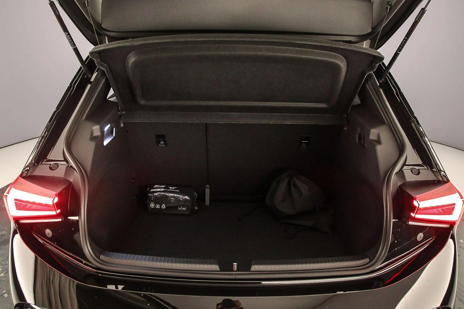 Hoofdafbeelding CUPRA Born