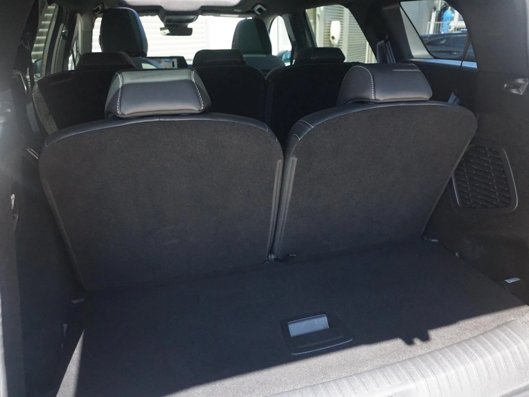 Hoofdafbeelding Peugeot e-5008