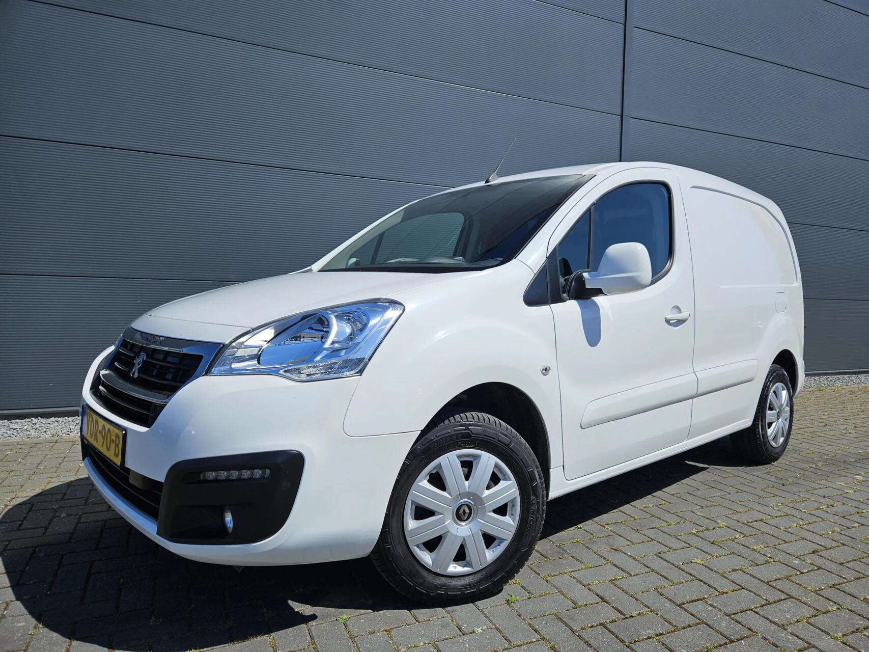 Hoofdafbeelding Peugeot Partner