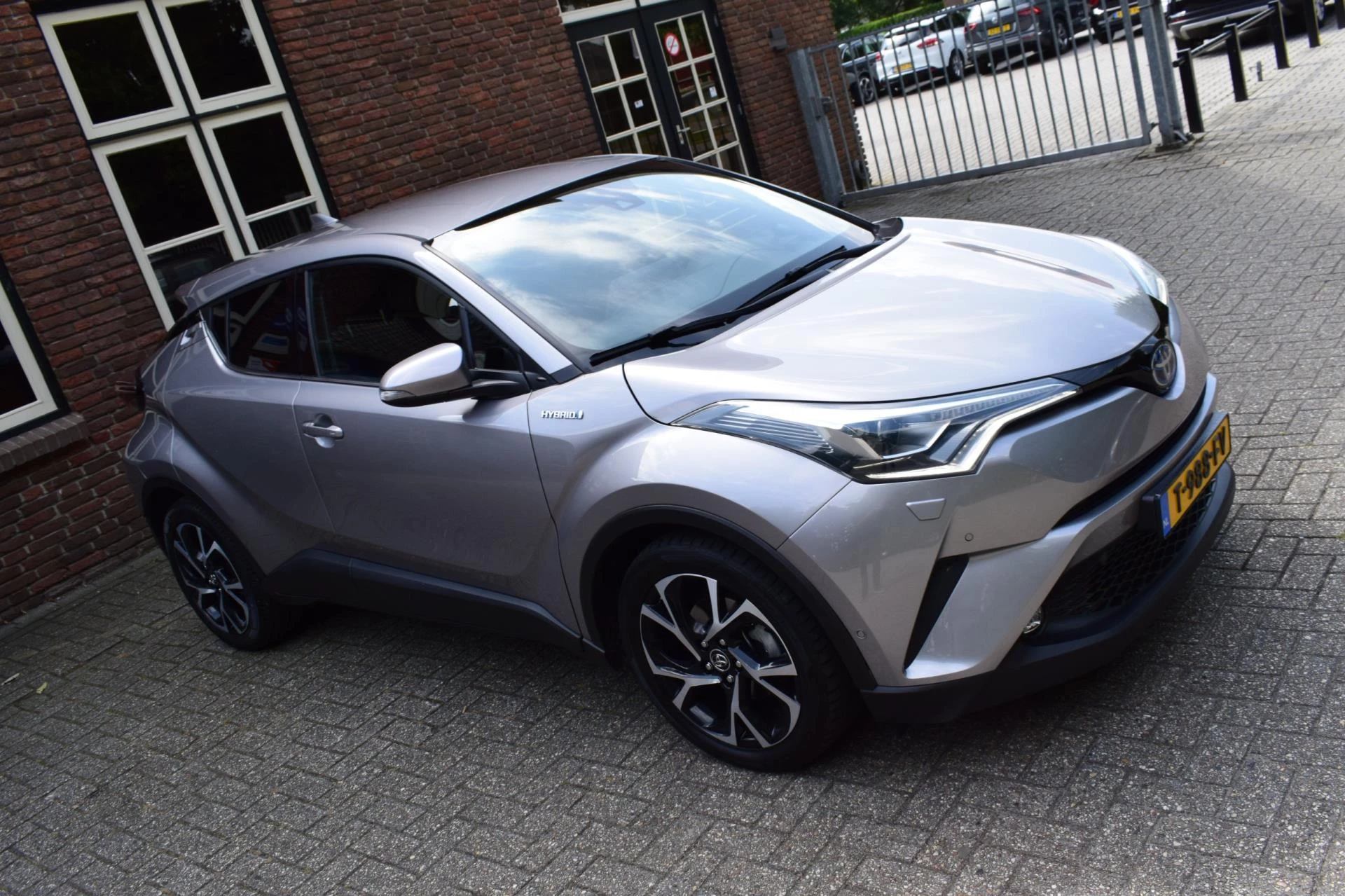 Hoofdafbeelding Toyota C-HR