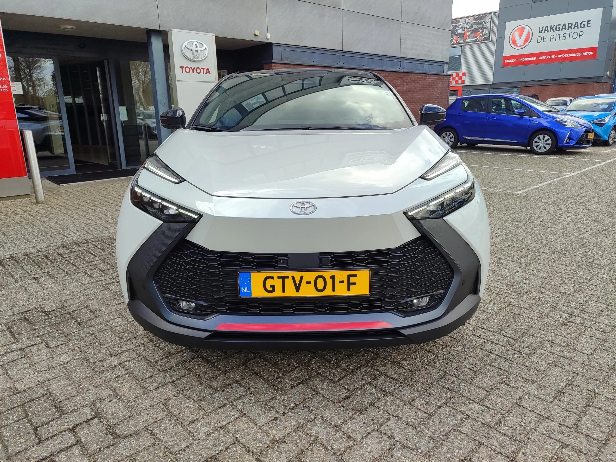 Hoofdafbeelding Toyota C-HR