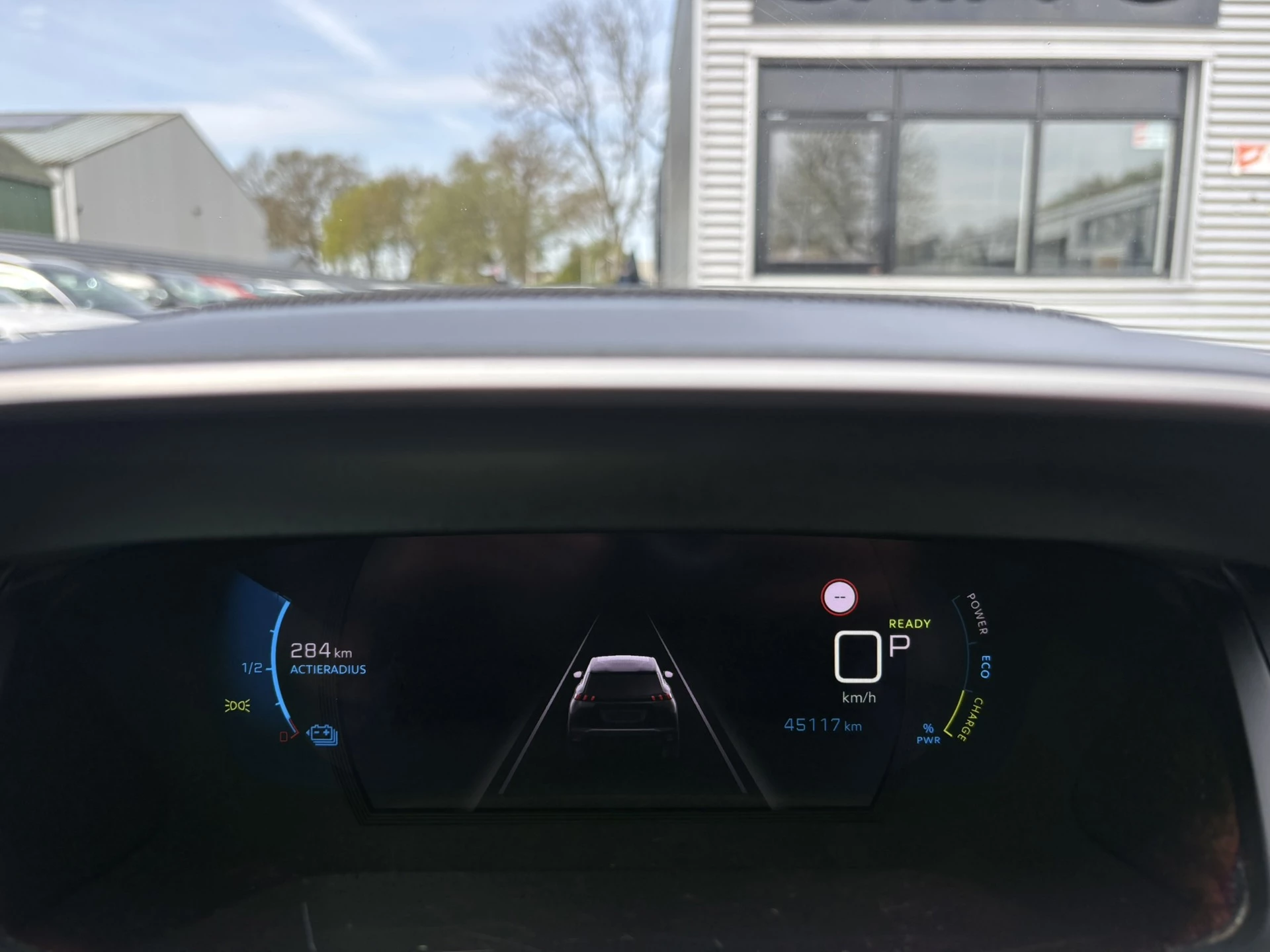 Hoofdafbeelding Peugeot e-2008