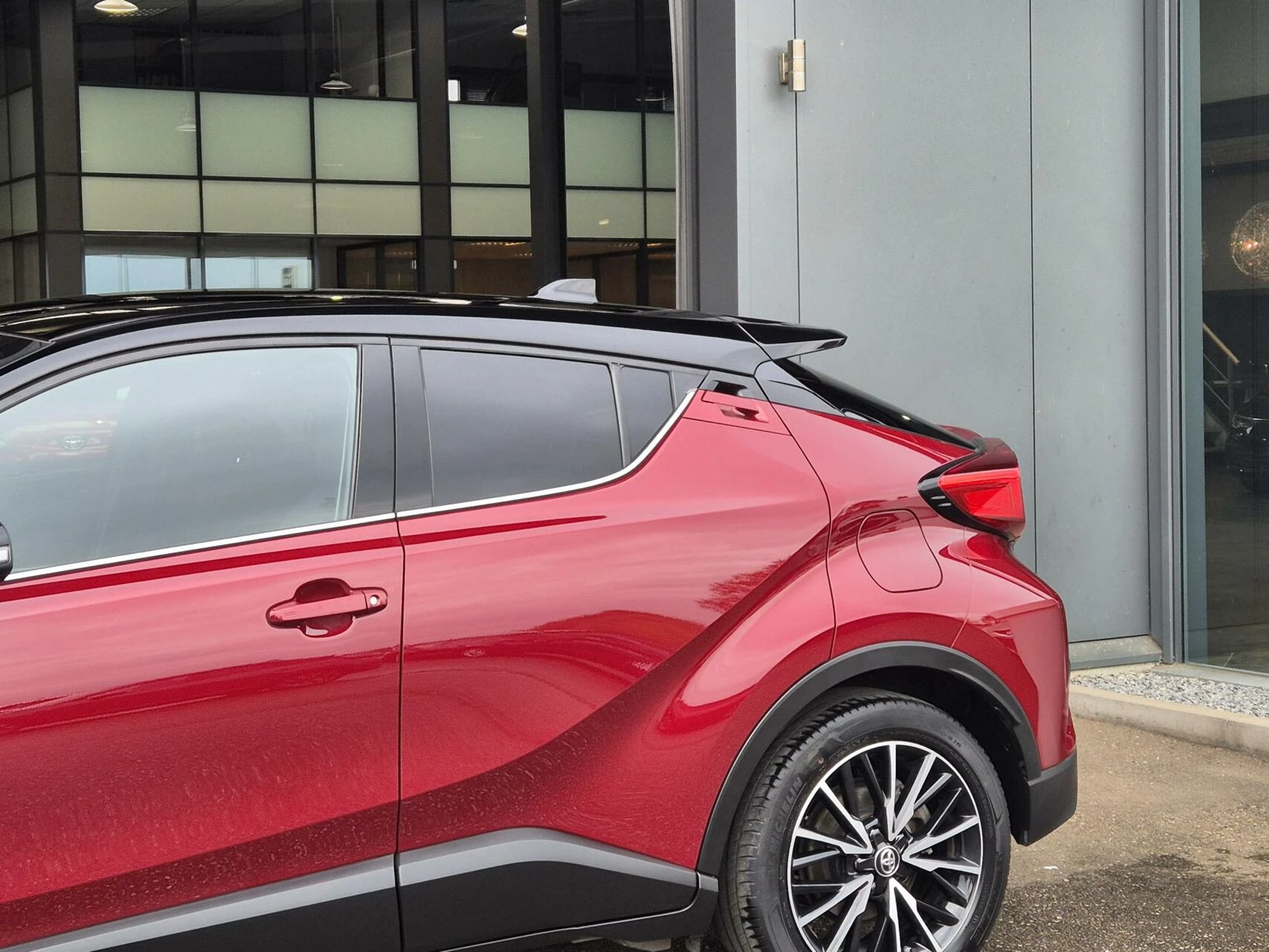 Hoofdafbeelding Toyota C-HR
