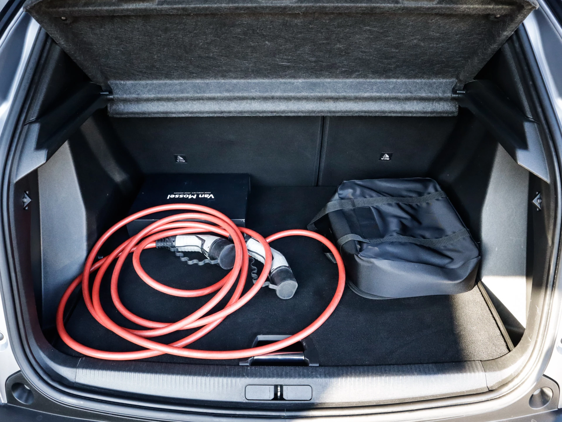 Hoofdafbeelding Peugeot e-2008