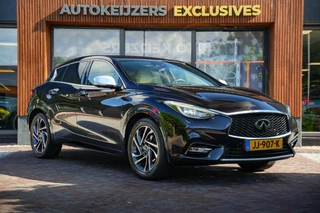 Hoofdafbeelding Infiniti Q Infiniti Q30 1.6t Premium Tech Gallery White Cruise Clima Bose Leer Memory