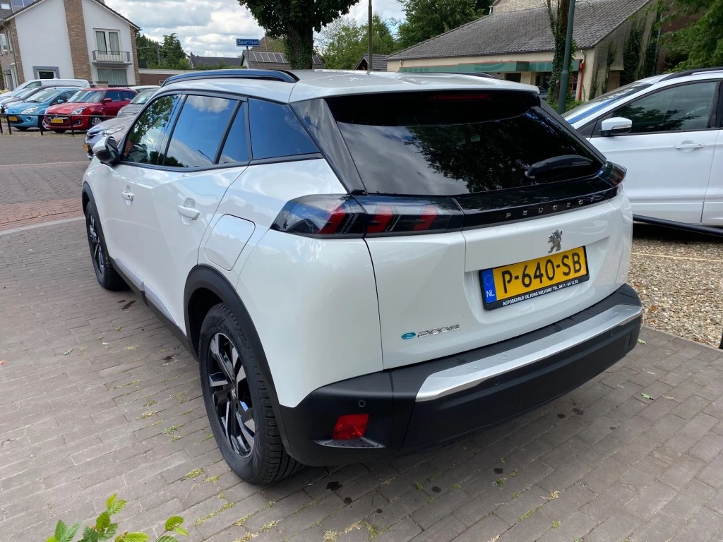 Hoofdafbeelding Peugeot e-2008