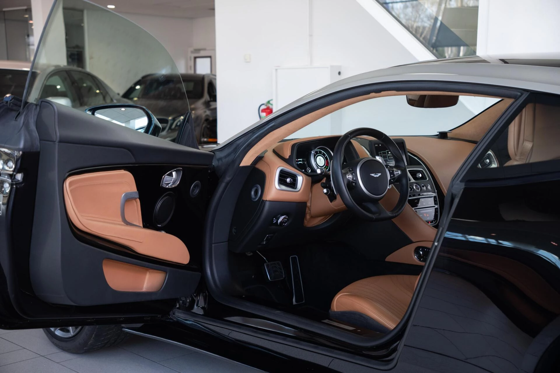 Hoofdafbeelding Aston Martin DB11