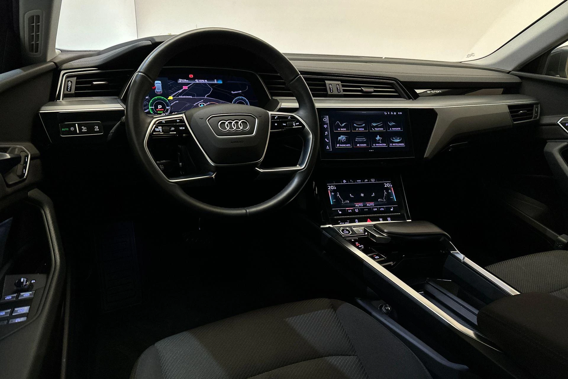 Hoofdafbeelding Audi e-tron