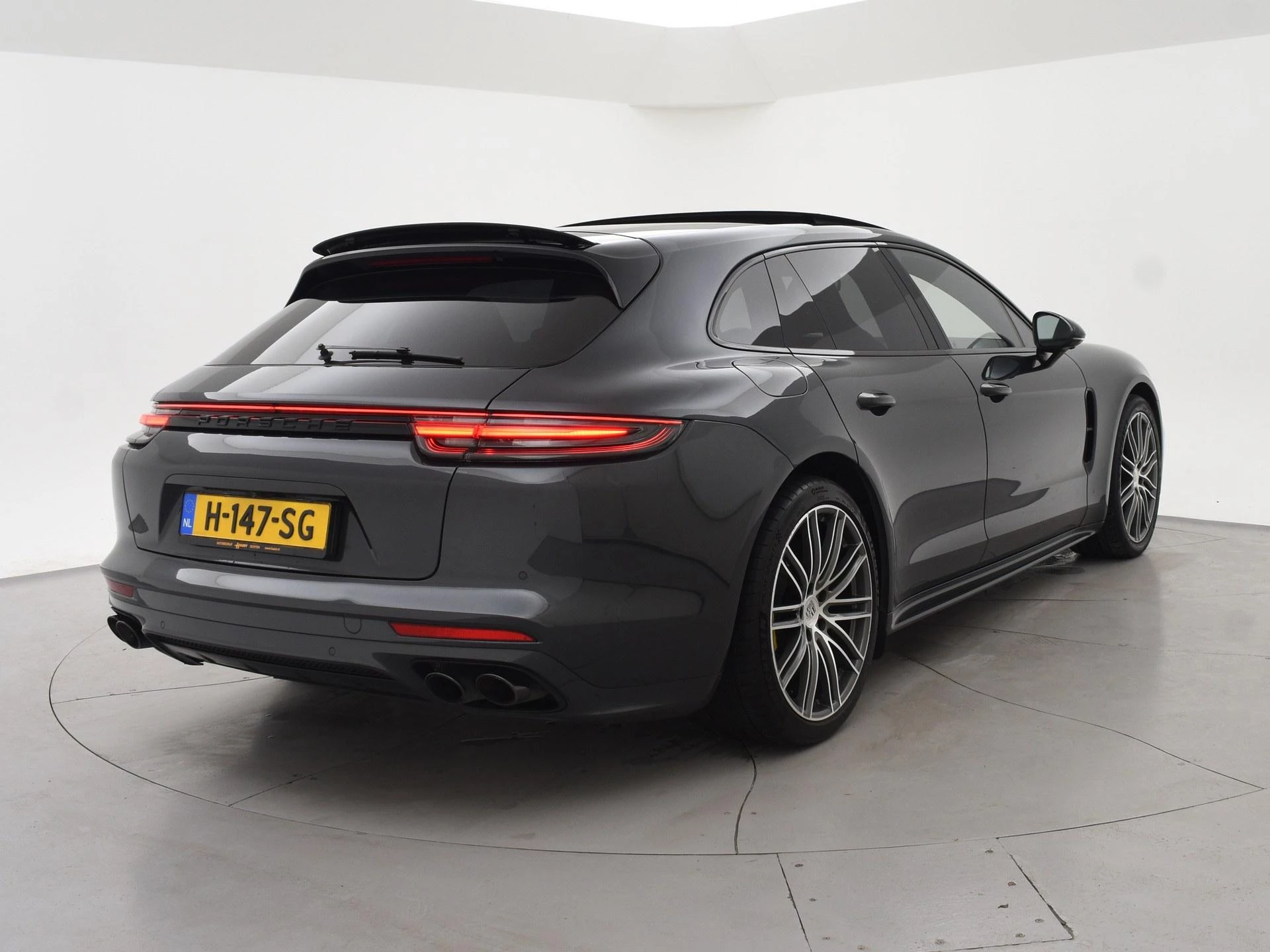 Hoofdafbeelding Porsche Panamera