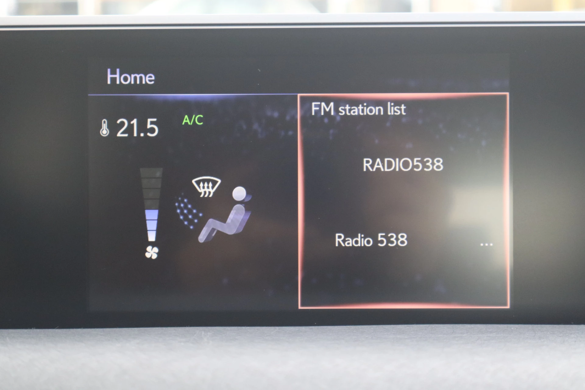 Hoofdafbeelding Lexus UX