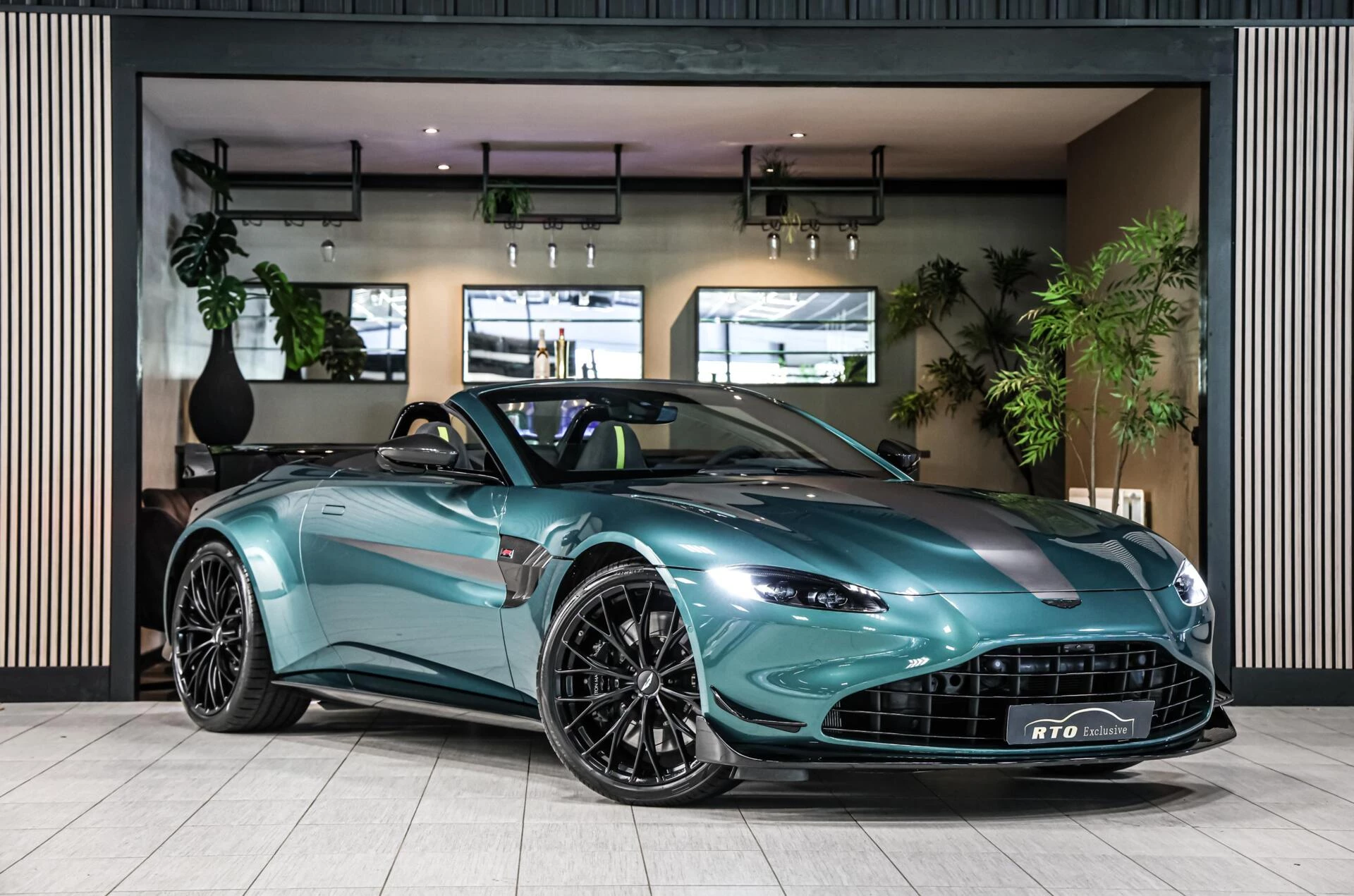Hoofdafbeelding Aston Martin V8 Vantage