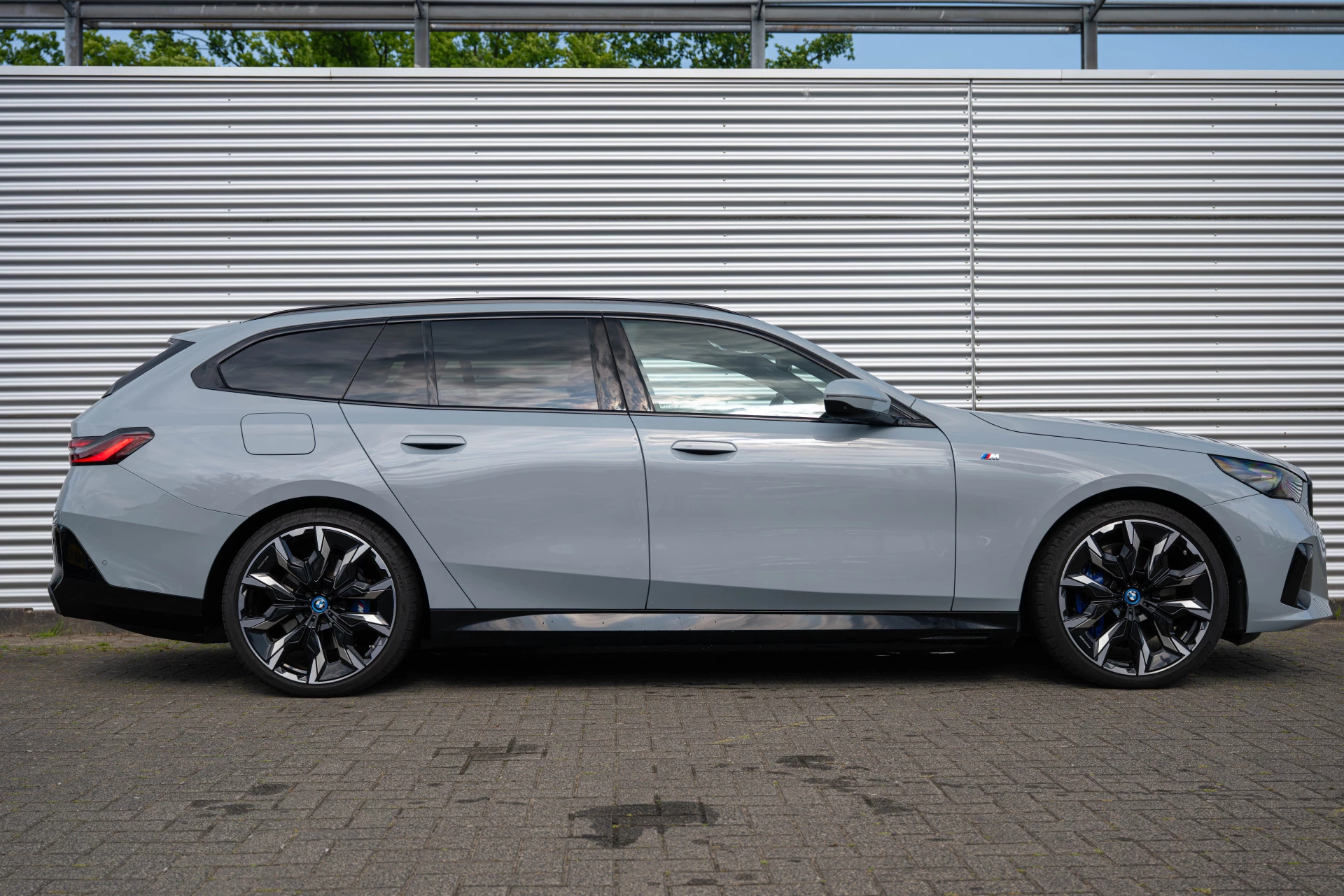 Hoofdafbeelding BMW i5