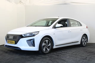 Hoofdafbeelding Hyundai IONIQ Hyundai IONIQ 1.6 GDi First Edition |Pano|Stoel/stuur verwarming|