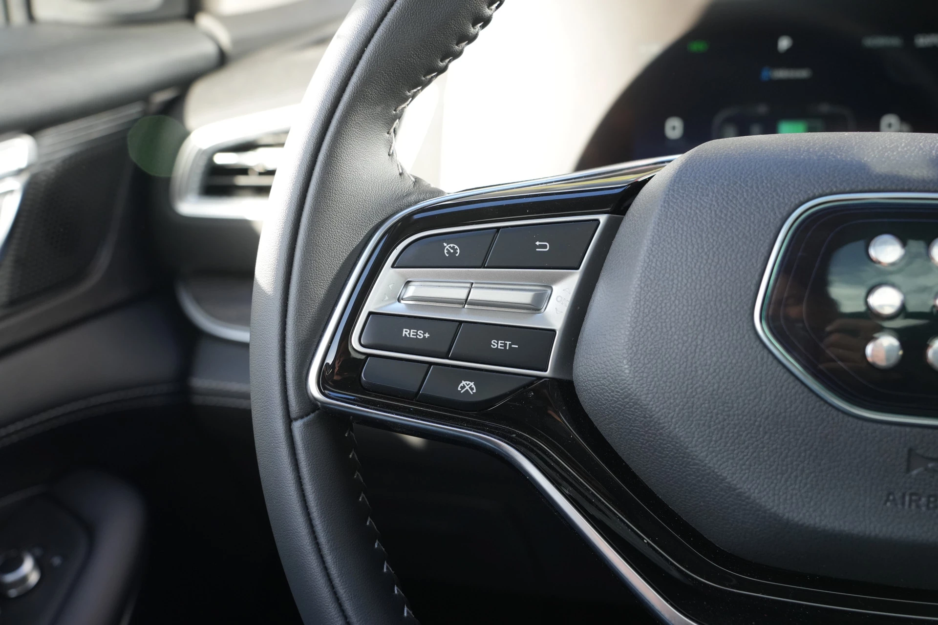 Hoofdafbeelding DFSK E5 PHEV