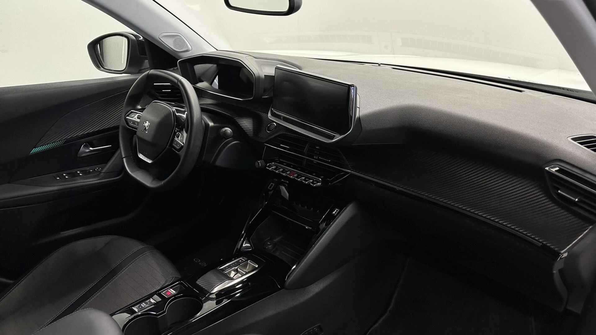 Hoofdafbeelding Peugeot e-2008