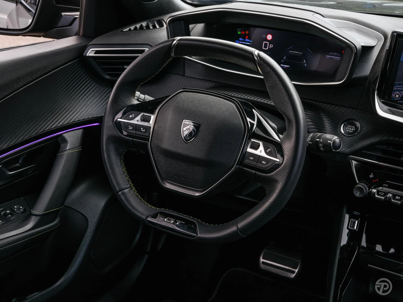 Hoofdafbeelding Peugeot e-2008