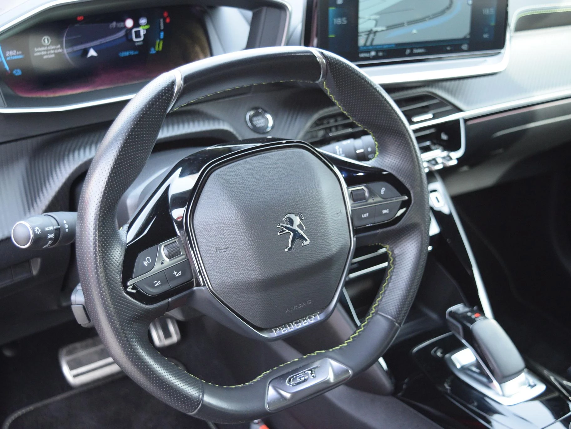 Hoofdafbeelding Peugeot e-208