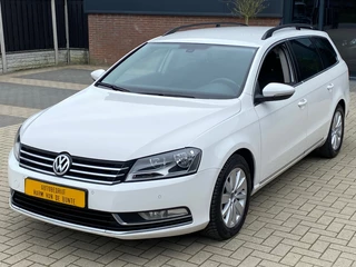 Hoofdafbeelding Volkswagen Passat Volkswagen Passat Variant 1.6 TDI Highline BlueMotion NIEUWSTAAT AUTOMAAT NAVI TREKHAAK PDC