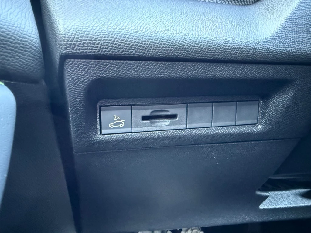 Hoofdafbeelding Peugeot 408