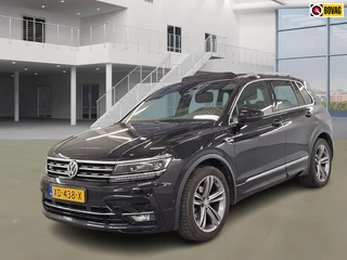 Volkswagen Tiguan 1.5 TSI Highline Business R / PANO / DSG / TREKHAAK